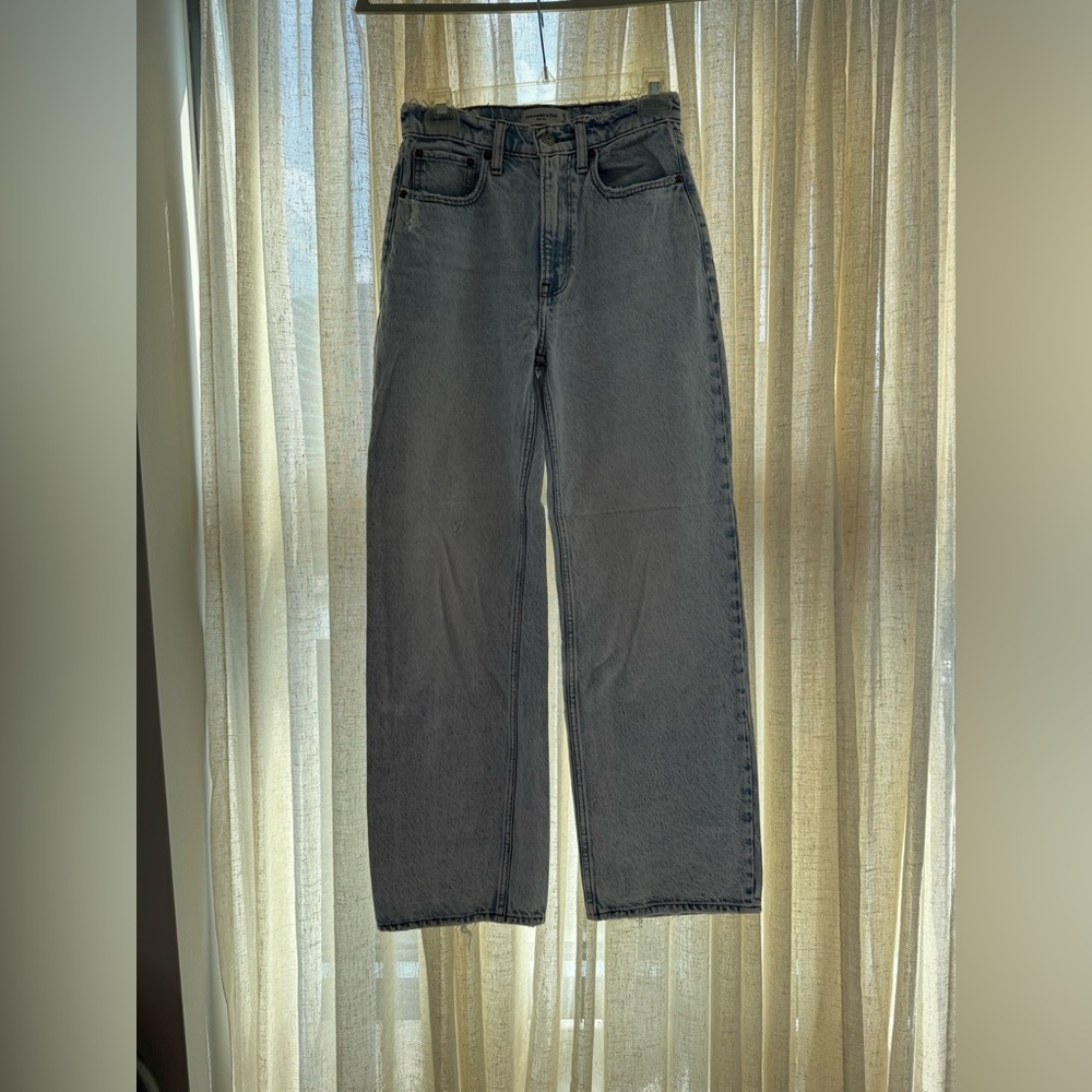 Women's Abercrombie High Rise Loose Jean in light retro blue